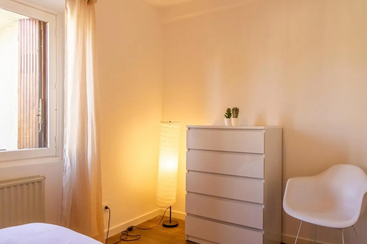 Appartement Zenbnb / Chesterfield / Proche Commerce / Parking Annemasse Frankrijk