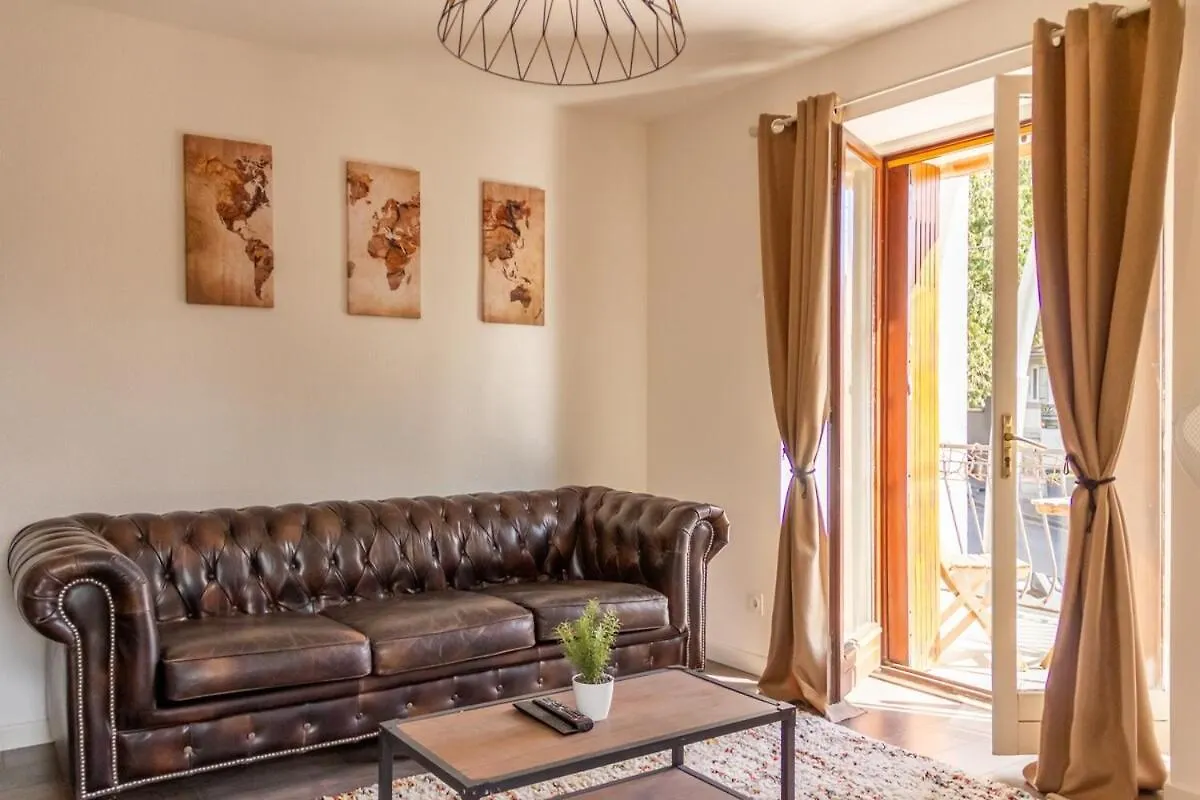 Appartement Zenbnb / Chesterfield / Proche Commerce / Parking Annemasse Frankrijk