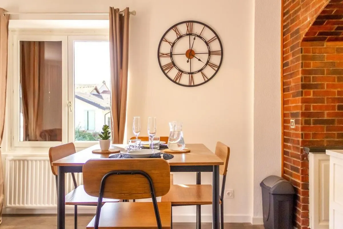 Appartement Zenbnb / Chesterfield / Proche Commerce / Parking Annemasse